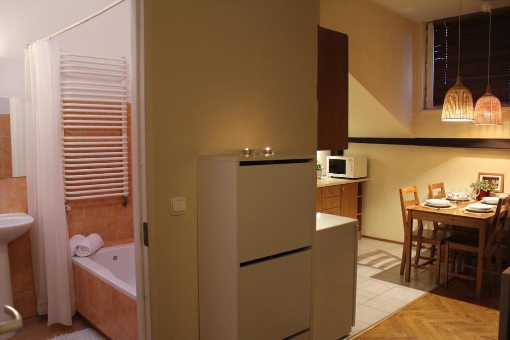 4Party Apartment Krakow Bagian luar foto